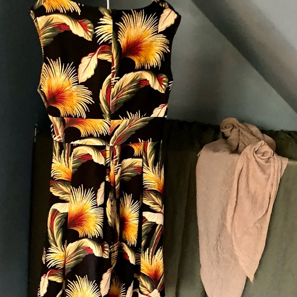 Meg 100% Linen Vintage Dress - Picture 3 of 5